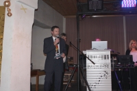 Petr Jelínek, jako tradičně, uvítal lidi, poděkoval sponzorům a řekl pár slov k organizaci plesu